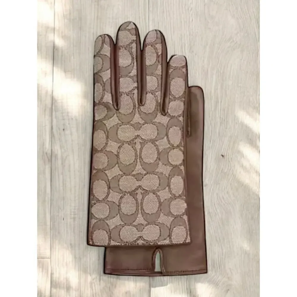New With Tags Coach CO104 Signature Jacquard and Leather Tech Gloves Size - 6 ½